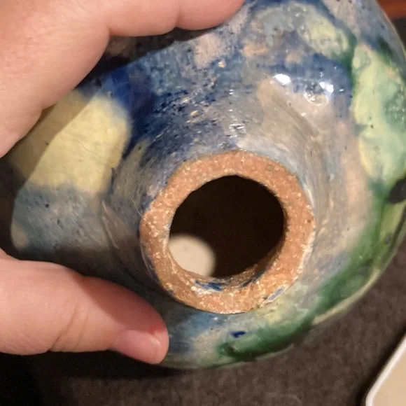 Vintage handmade flowers pottery - Picture 8 of 8